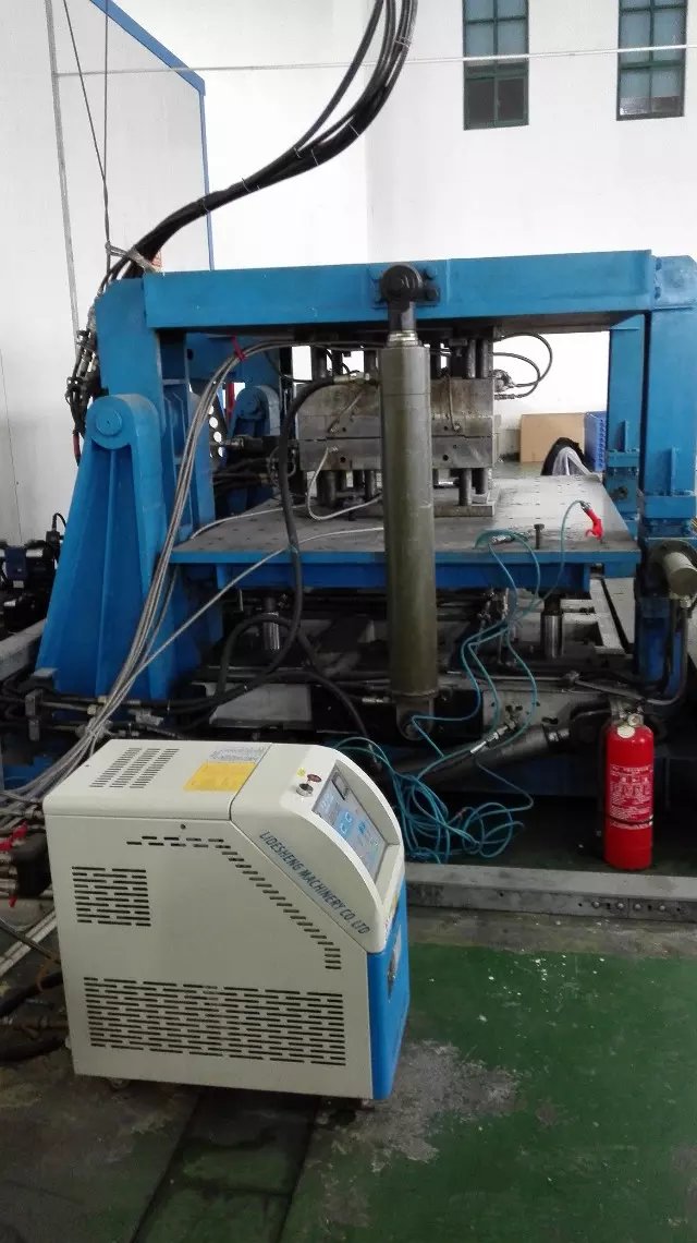 發(fā)泡模具溫度控制機(jī)