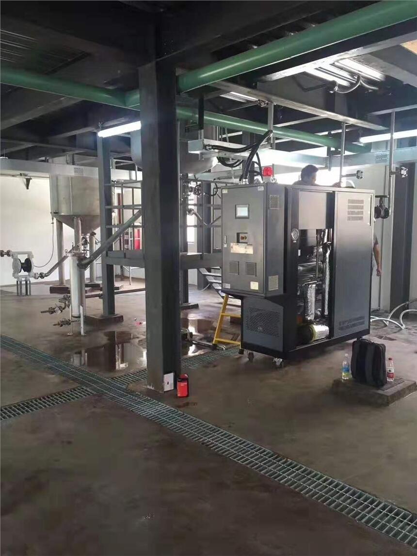 黑龍江反應(yīng)釜冷熱模溫機(jī)-反應(yīng)釜制冷制熱一體機(jī)-反應(yīng)釜制冷加熱控溫系統(tǒng)